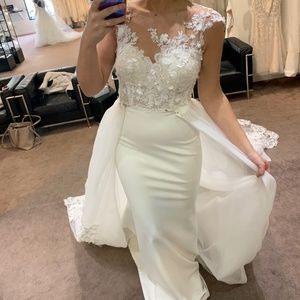 Ashley & Justin “10750” Wedding Dress size 4
